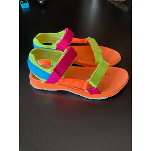 Girls Merrell Sandals Size 4M Orange Multi-color